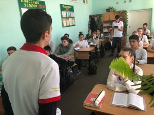 Волонтёры рассказали ученикам школы №20 посёлка Нефтегорск